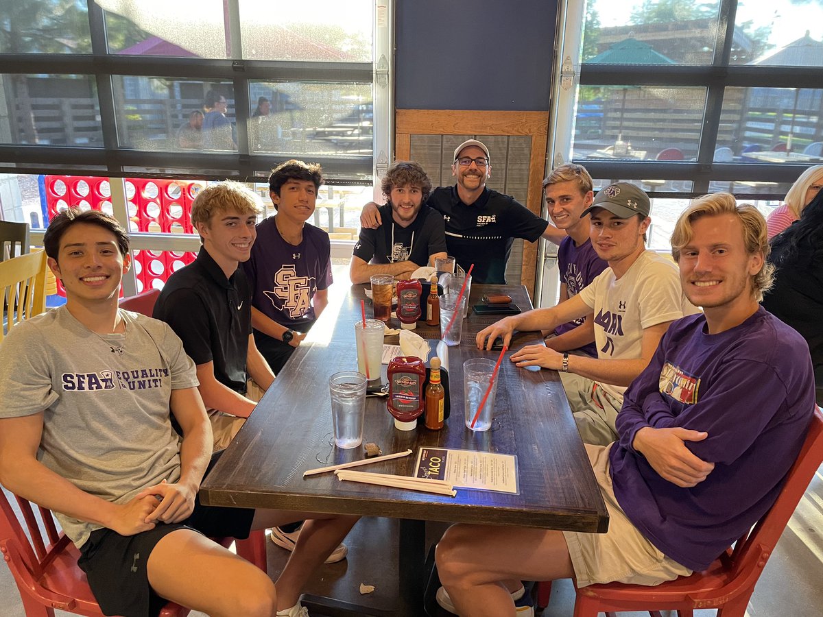 Great Dinner with <a href="/SFA_TFXC/">SFA T&F/XC</a> <a href="/CoachHansenSFA/">Rob Hansen</a>