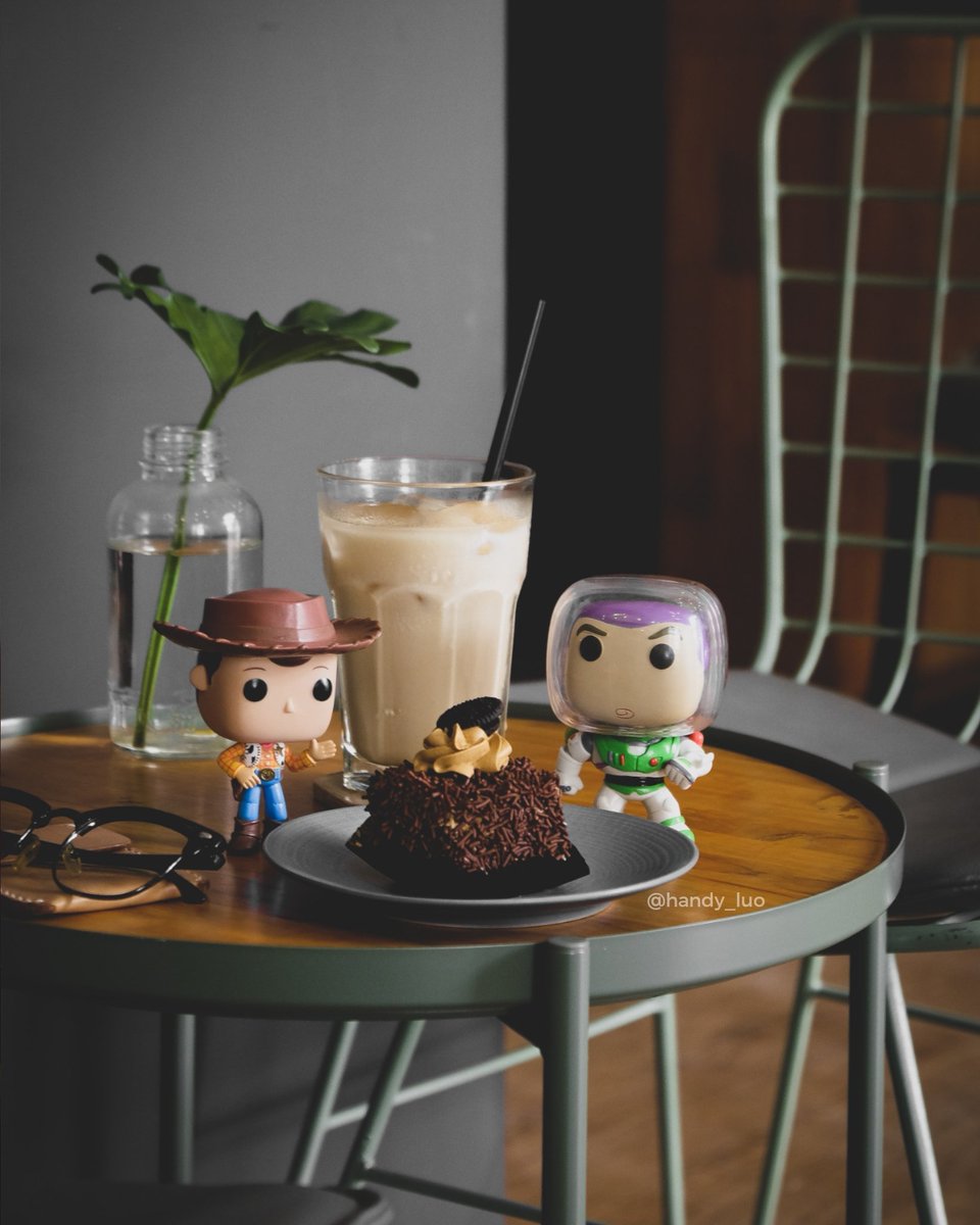 handy_luo's tweet photo. @OriginalFunko Another quest of trying to win #FunkoPhotoADayChallenge and still hoping for that Social Media Freddy Funko Pop 🥲🥲🥲

I love this theme, it's my favorite combination! ❤️❤️❤️ https://t.co/6YK2waTwvf