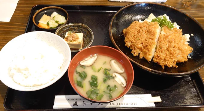 やま康のあか牛丼やら資さんうどんやら湯布院バーガーやら18博多ラーメン(300円)やら旭軒の焼餃子やら直ちゃんとおぐら本店のチキン南蛮やらを喰ろうたが、台風で3日間宮崎に引きこもるけどネカフェでタフ全巻読むので尊いんだ、絆が深まるんだ 