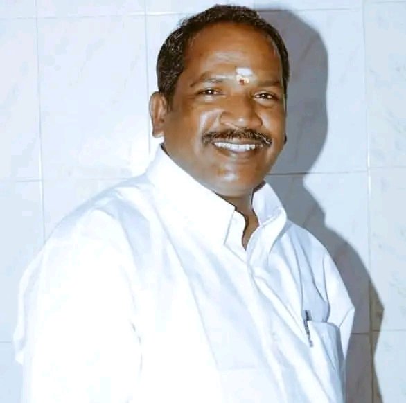 kabikail's tweet photo. @annamalai_k பல ஏழை மாணவ,மாணவிகளின் கல்வி கனவுகளை நினைவாக்கி கொண்டிருக்கும் வள்ளல்,சமூக சேவகர், சுவரன்மாறன் பாரிவள்ளல் கல்வி அறக்கட்டளை  தலைவர் வாழும் வள்ளல் திரு.சி.பரமசிவம் அம்பலம் https://t.co/9s411zJVhB