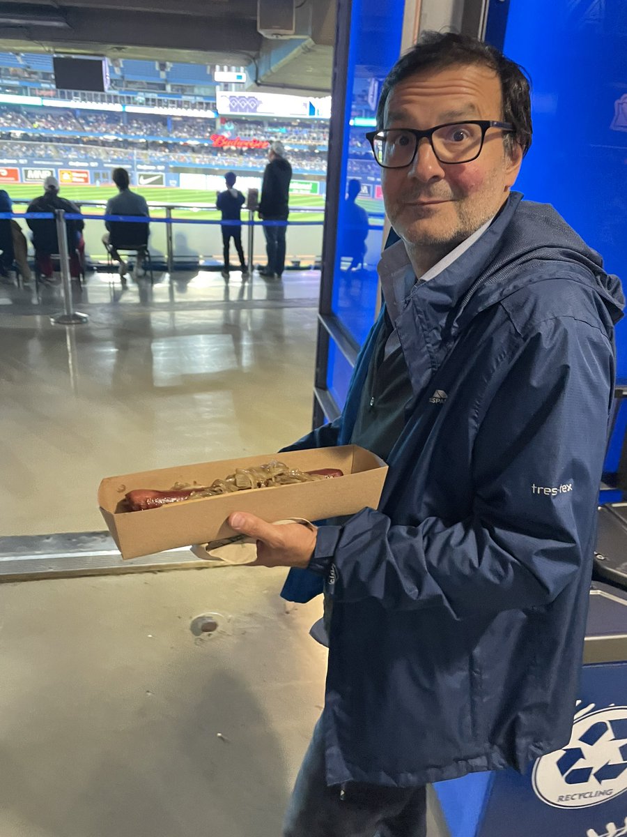 Scott_White's tweet photo. @ConversationCA @StephenKhan @UofT @DavidEstok @ConversationUK @BlueJays Loving the #footlongs too! https://t.co/1lvWcd3YCt