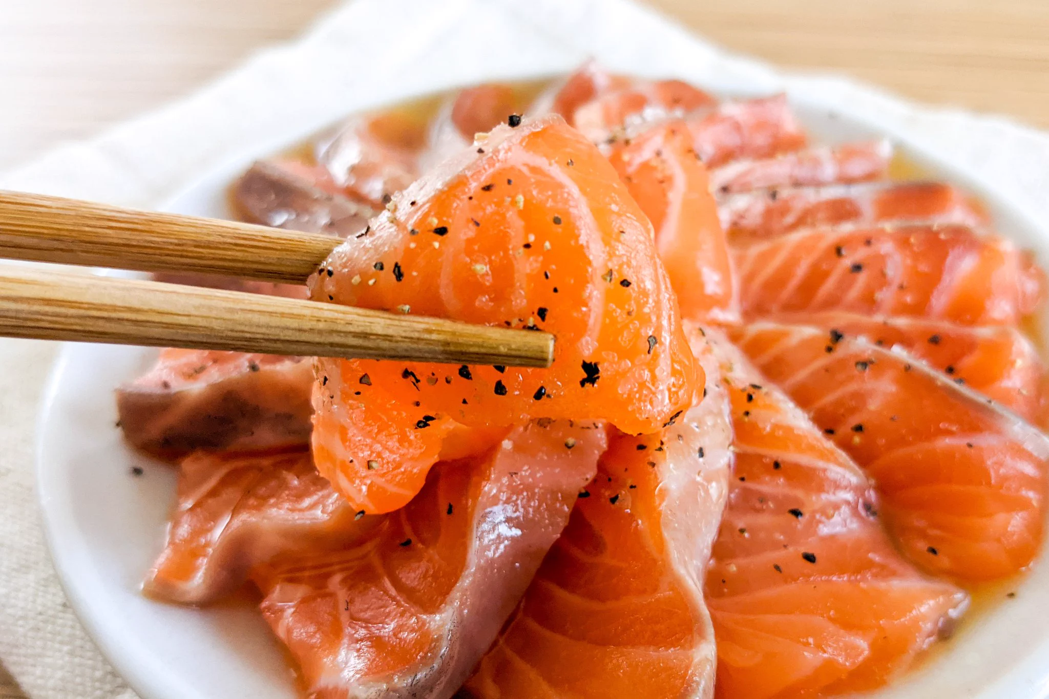 さっぱり美味しい！サーモンを使った、中華風カルパッチョ。