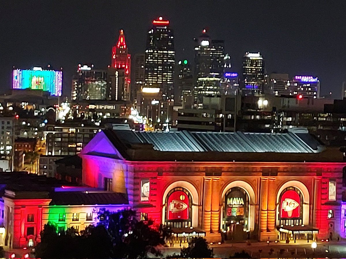 Love KC ❤️<a href="/KansasCity/">Kansas City</a> ¡Viva México! 💚❤🇲🇽🇲🇽