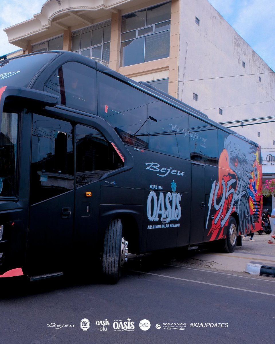 Persijap's tweet photo. Selamat Pagi Jap ✊
Inilah desain livery terbaru gigga 👏
Yang musim ini siap menemani kemanapun Persijap berlaga 🚎

_
#ikijeporo #bejeu #MinumOasis https://t.co/Dol7P8iDTn
