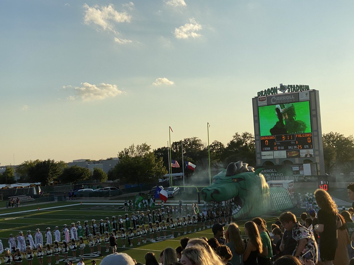 MrsSchuttler's tweet image. @Carrollisd Intermediate school principals unite to have some fun at the HOCO football game! Go DRAGONS! #DragonProud #IntermediatePrincipals @EubanksDragons @durham_dragon