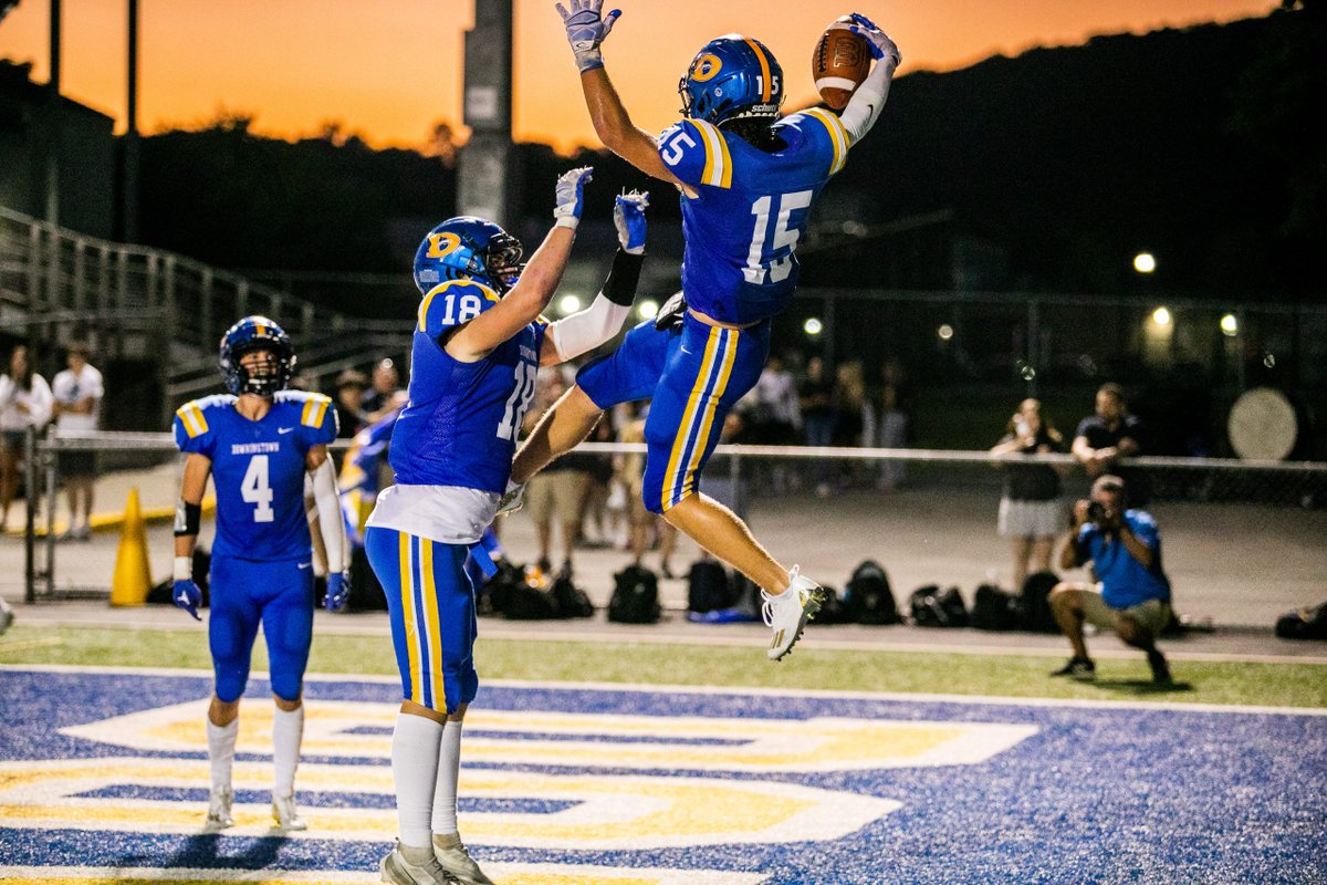 PaPrepLive's tweet photo. Downingtown West rolls over Avon Grove 55-0 - https://t.co/eH3Gumvo8x https://t.co/KWsx99oDGJ