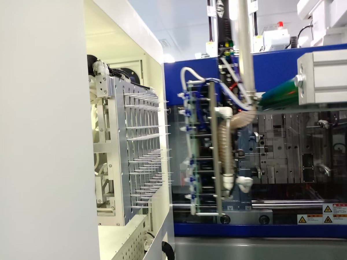 LabConsumables's tweet image. New production line for 200ul pipette tips