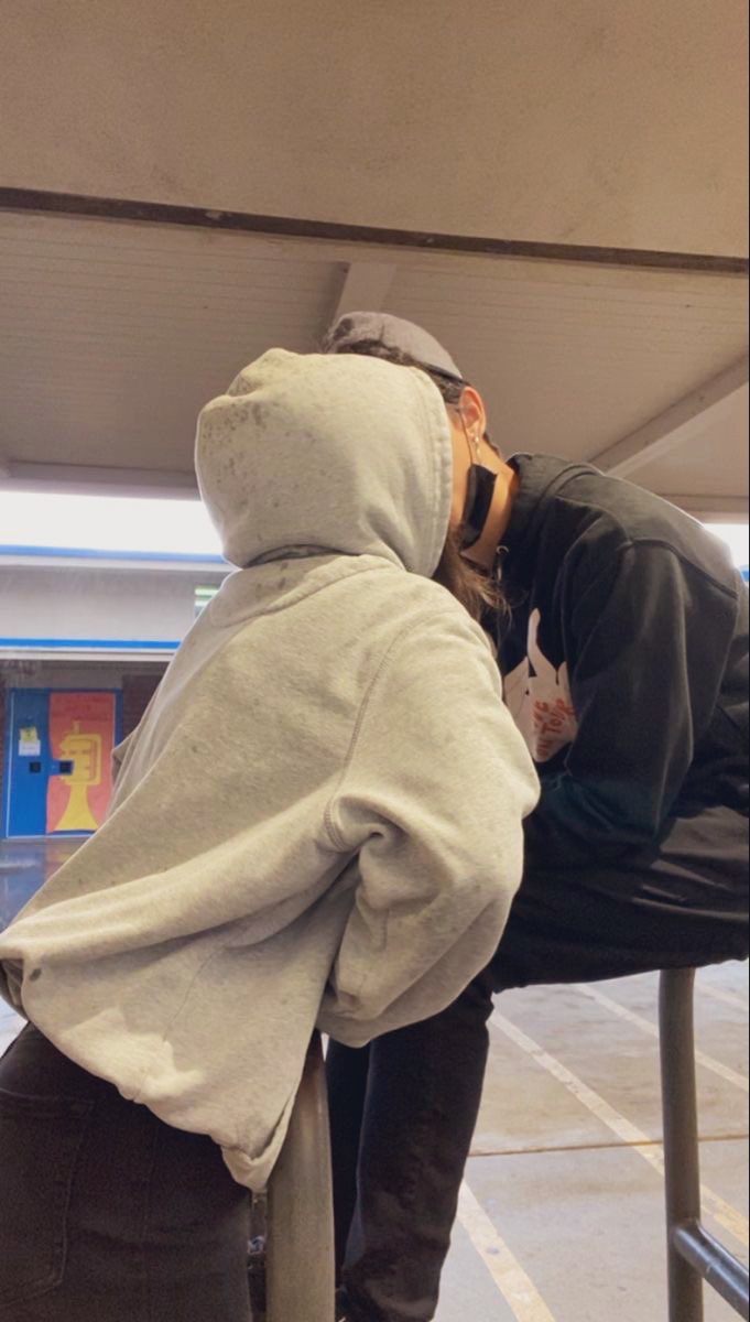 — 𝟤 𝓂𝑒𝓈𝑒𝓈 —

𝘑𝘶𝘯𝘵𝘰 𝘢𝘭 𝘩𝘰𝘮𝘣𝘳𝘦 𝘮á𝘴 𝘩𝘦𝘳𝘮𝘰𝘴𝘰 𝘲𝘶𝘦 𝘤𝘰𝘯𝘰𝘻𝘤𝘰, 𝘦𝘭 𝘲𝘶𝘦 𝘮𝘦 𝘩𝘢𝘤𝘦 𝘴ú𝘱𝘦𝘳 𝘧𝘦𝘭𝘪𝘻 𝘺 𝘮𝘦 𝘢𝘭𝘦𝘨𝘳𝘢 𝘭𝘢 𝘷𝘪𝘥𝘢 𝘤𝘰𝘯 𝘴𝘪𝘮𝘱𝘭𝘦𝘮𝘦𝘯𝘵𝘦 𝘦𝘹𝘪𝘴𝘵𝘪𝘳 💕✨ 

𝚃𝚎 𝚊𝚖𝚘❣️