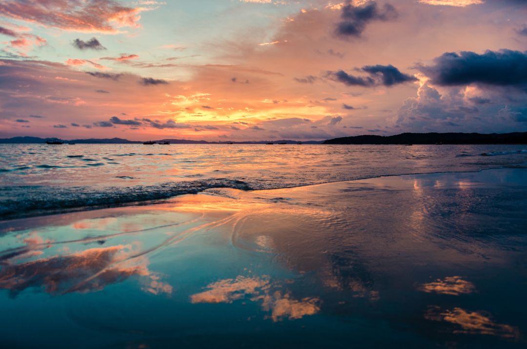 sunsurfdreams's tweet photo. Learning how cryptocurrency works is like learning a new language. It is incredibly difficult at the beginning, but once it clicks it will stick with you forever. - Olawale Daniel #learningcrypto https://t.co/PsmZ7mgSy5