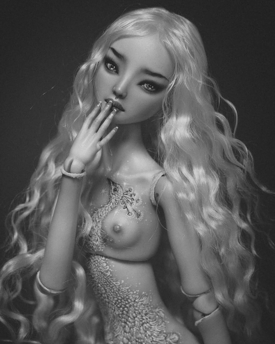 Enchanted_Doll's tweet photo. The White Peacock is now SOLD. Her enormous white tattoo on a white porcelain body was quite a challenge to render, but I’m very proud of the result, though I’m still resting my wrists from the effort. At the moment I’m testing these images for my first paper print edition. https://t.co/BXOo2Iifhl