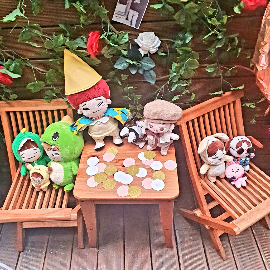 sebaekyeoll's tweet photo. 220917 카페밤비

#종대가_내려온날_온통_코스믹레일위에 #Hello_Kitsch_CHEN https://t.co/nz8Re39gz7