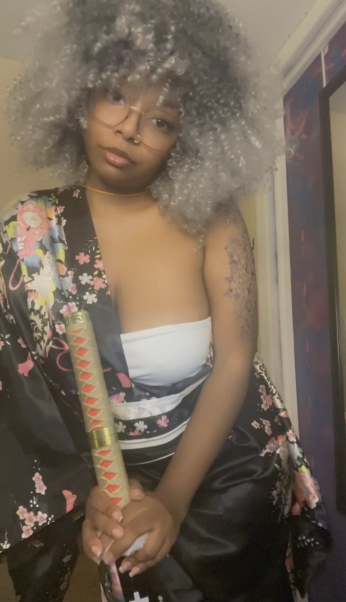 HiddenKyoshi's tweet photo. Kyoshi the samurai has arrived ��️🖤 #blackcosplayer #samuraicosplay #blacksamurai https://t.co/0higOobrpS