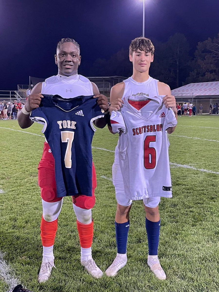 All respect to <a href="/YorkDukeFB/">York Duke Football</a> and their football players. Full of extremely good players🤞🏿<a href="/Bluffs_Football/">Scottsbluff High School Bearcat Football</a> #football