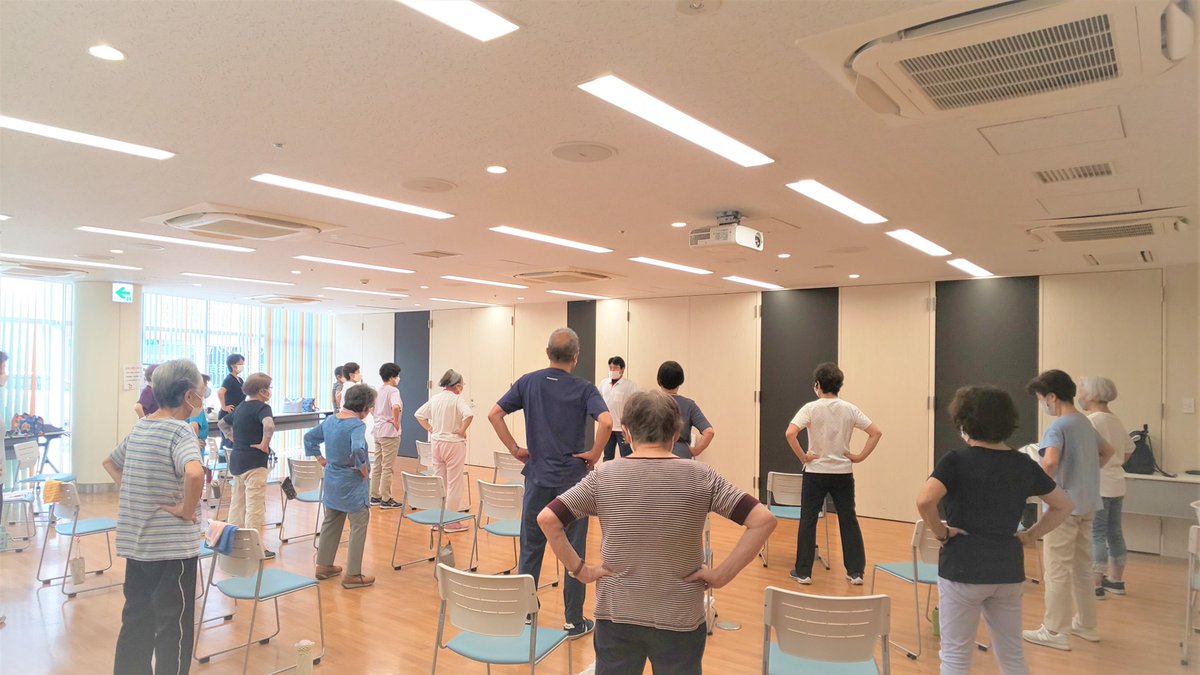 OFA8717831's tweet photo. こんにちは交流施設スタッフです🙂
今日は健康支援センターTMGFit『会員制運動教室』の日で、夕方まで開催しています。この回は満員でした!
#戸塚 #TMGFit #運動教室 https://t.co/OTkUl2ExbD