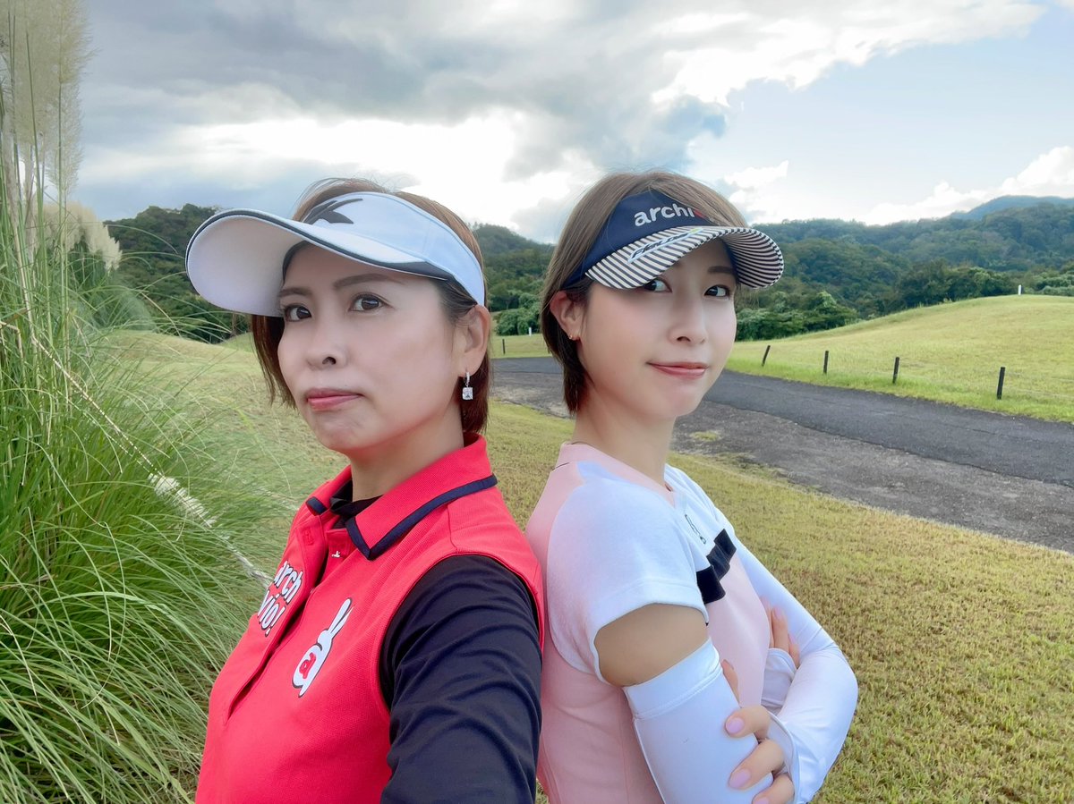 airi_rin2's tweet photo. 新しい動画、公開されました♪
今回はゆうちゃんと私のゆるっとマッチプレーです🏌️‍♀️
ぜひ観てください^ ^

https://t.co/a8quRZhvk2

#youtube #有ちゃんねる #golf #動画 #米澤有 #那須愛理 #ゆるっと #マッチプレー #対決 https://t.co/qHtw2IXbEd