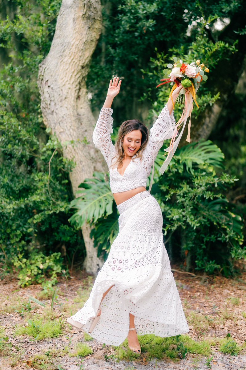 StPetePhotog's tweet photo. That just married feeling! 💍#TampaPhotographer #tampawedding https://t.co/4JB44vEk5x