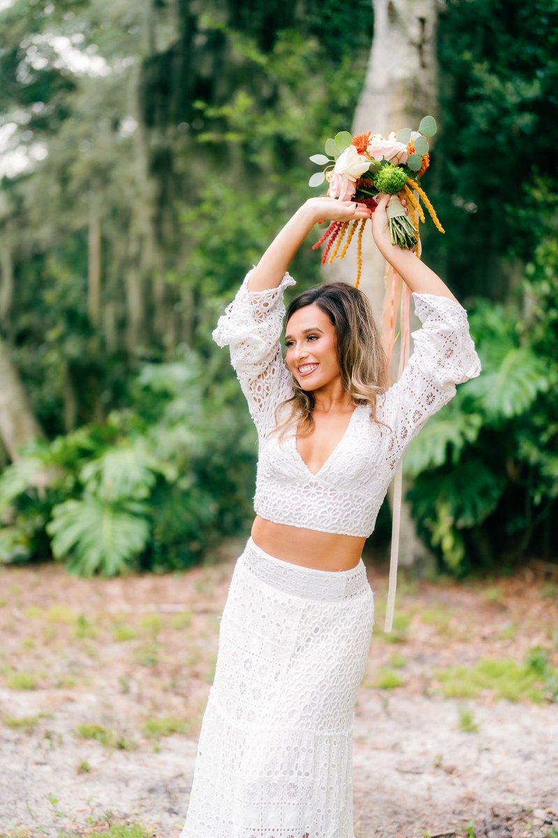 StPetePhotog's tweet photo. That just married feeling! 💍#TampaPhotographer #tampawedding https://t.co/4JB44vEk5x