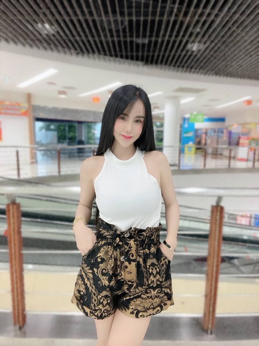pmshopphichit's tweet photo. เซ็ตคู่สุดมิกซ์แอนด์แมทช์ที่สวยเกินใจต้าน💢
Set เสื้อ+กางเกงขาสั้นเอวจับจีบพร้อมสายผูกโบว์เอว พร้อมแต่งงานอะไหล่กระดุมทองที่โครตสวย แล้วเป็นทรงขาเบิ้ลพับ

ครอป
อก -38
กางเกง
เอว -28
สพ. -38
ยาว 15
สี ขาว ดำ

ราคา 330.-
#เซตเสื้อกางเกง #เซต2ชิ้น #เสื้อผ้าแฟชั่น #pmshopphichit https://t.co/K66J86dWMA