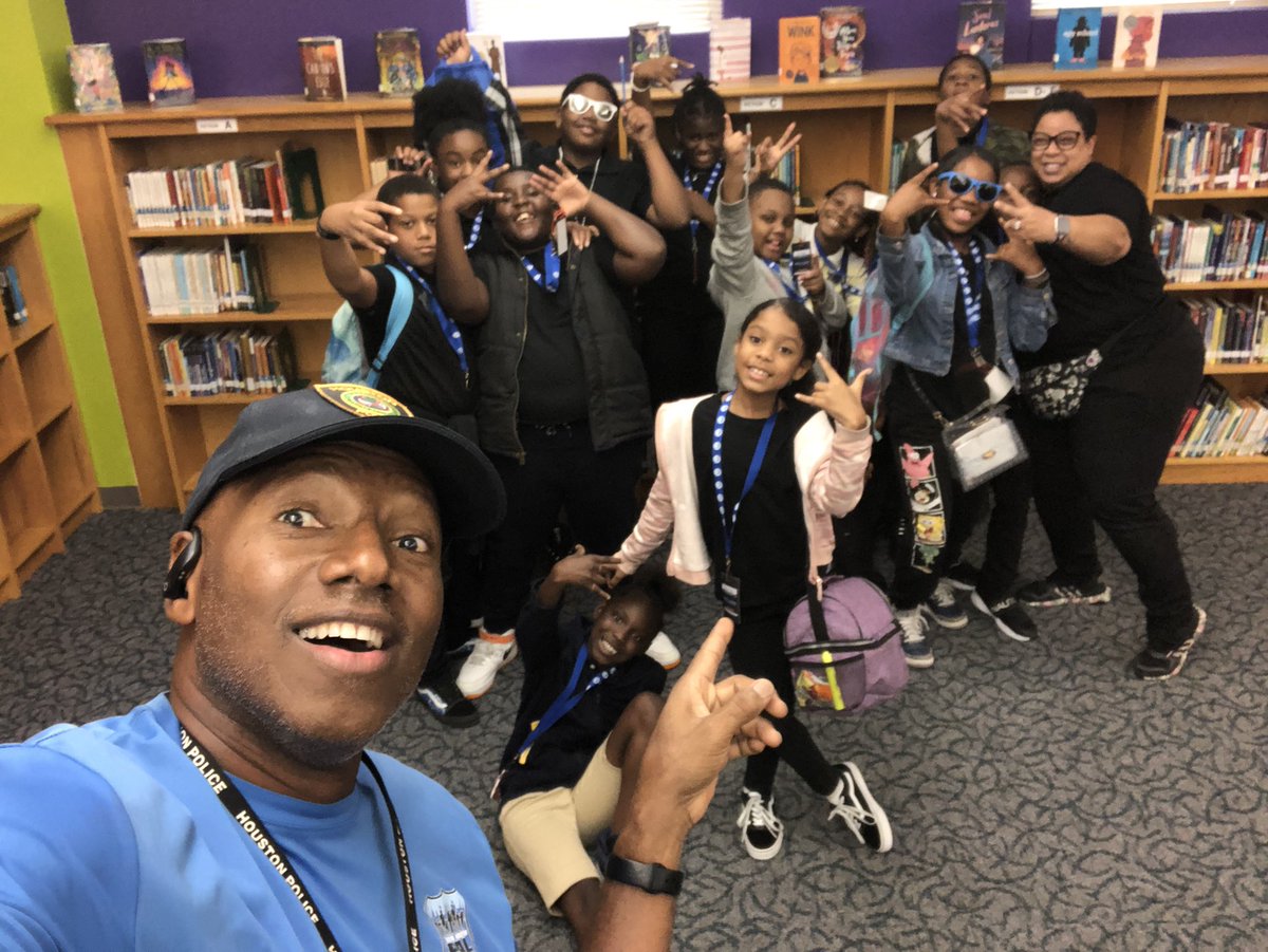 GHPALWebb's tweet photo. @Thompsonhisd @GhpalBeaty @HISDPDCORE visited my bestest school and saw several of the kiddos as they grew a lil bit and got a lil older. 2022 -23 here we come. #schoolpower https://t.co/ecCbM8fnxB