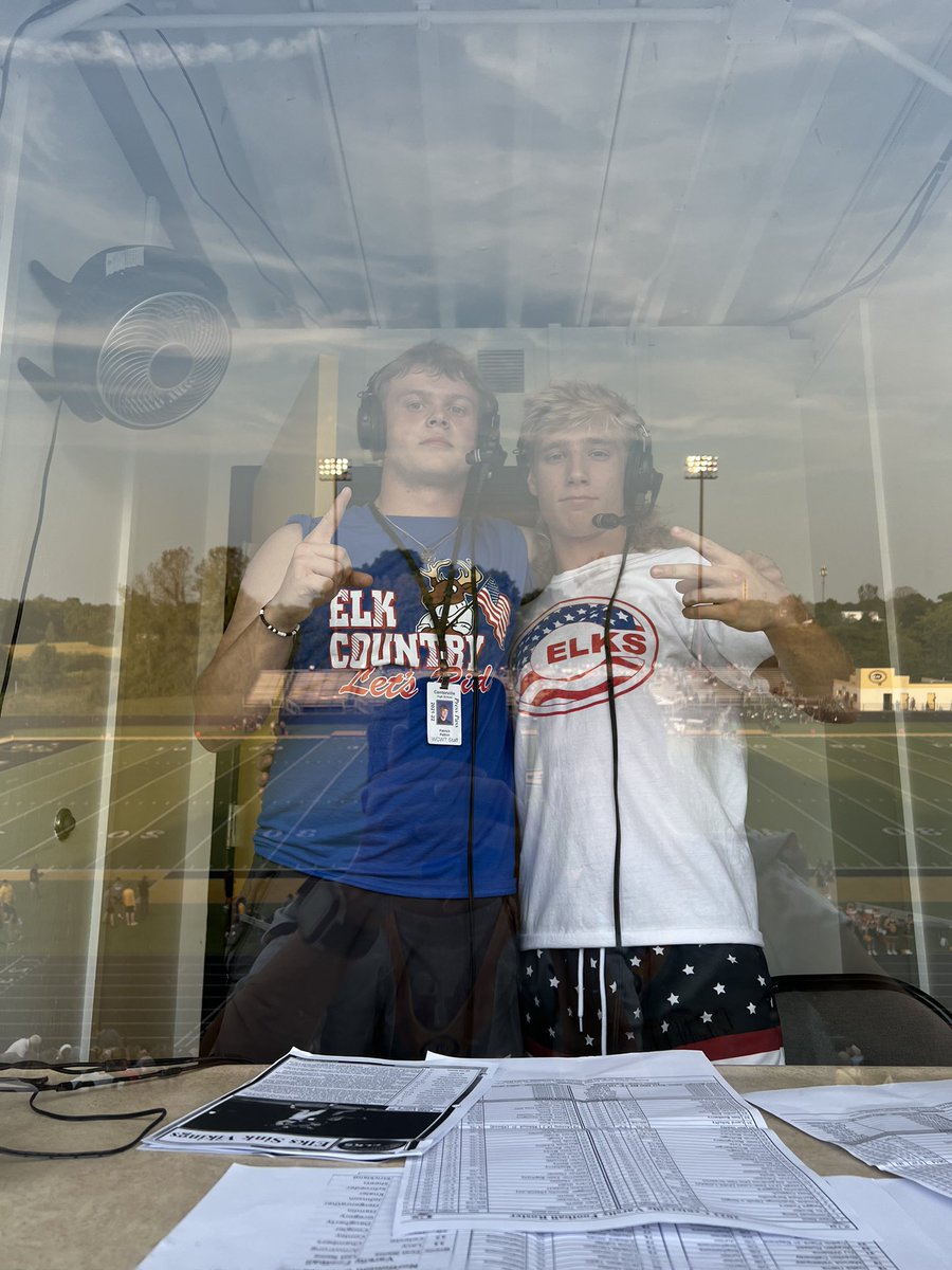WCWT is broadcasting the Centerville Football game tonight against Northmont! Broadcast goes live at 5:45 P.M. Eastern so tune in or check out the stream for some Elks Football action!🏈