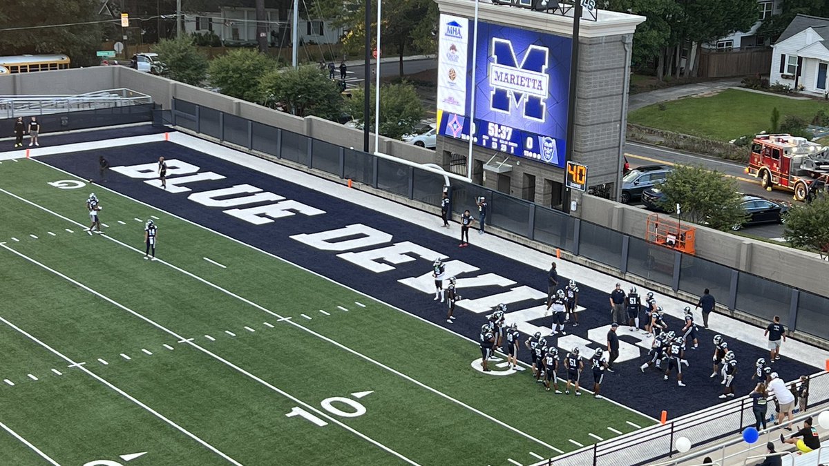 TMayerTV's tweet photo. It’s #FridayNightLights at @MariettaCitySch @MHSFBFAMILY hosting @walton_raiderfb #homecoming @MariettaGAhs #MHSBlueDevils #MariettaBlueDevils #PAGameDay #PAannouncer https://t.co/L8zNH3Lyb0