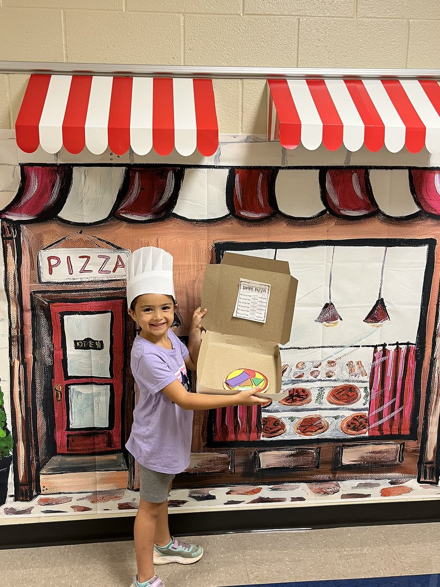 MtnViewES's tweet photo. Shapes Pizza Day in Kindergarten! Mangiare! 🍕 @ReneeGarriss @mrssherrygreen @Amusto12 https://t.co/5dOKN8qYnG