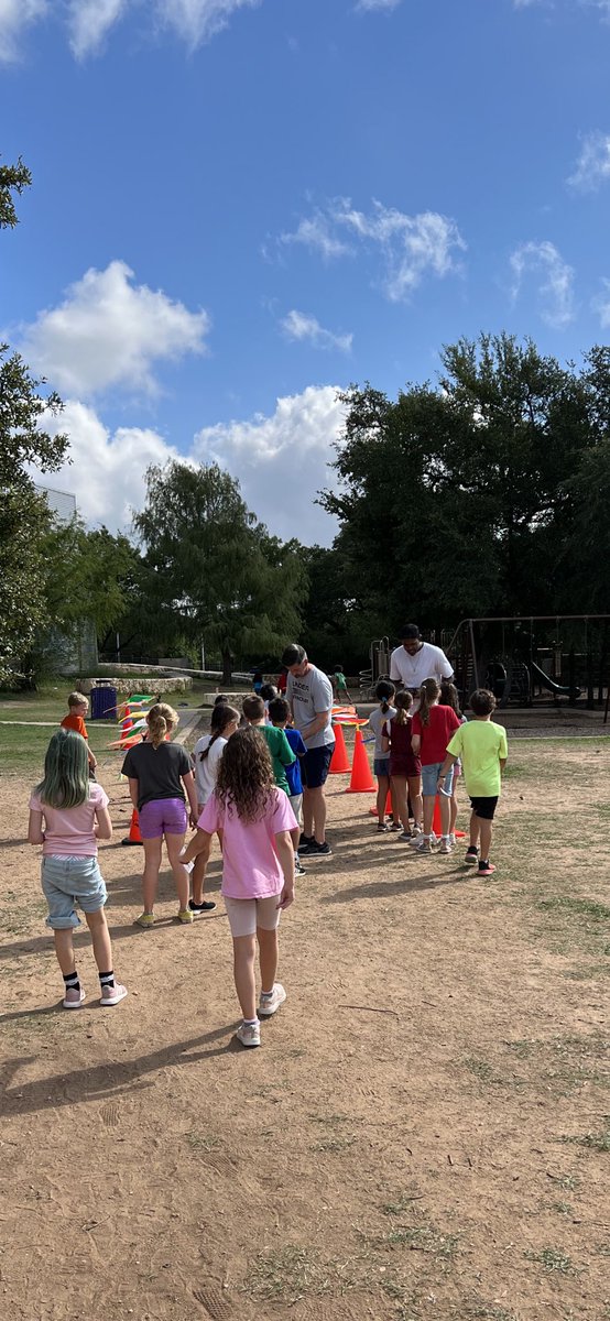 CoachSpelmanPE's tweet photo. Great day for our Marathon Kids kick-off! @BaldwinBobcats @MarathonKids #BetterTogether @AISDHealthPE https://t.co/F8vWqwdk8x