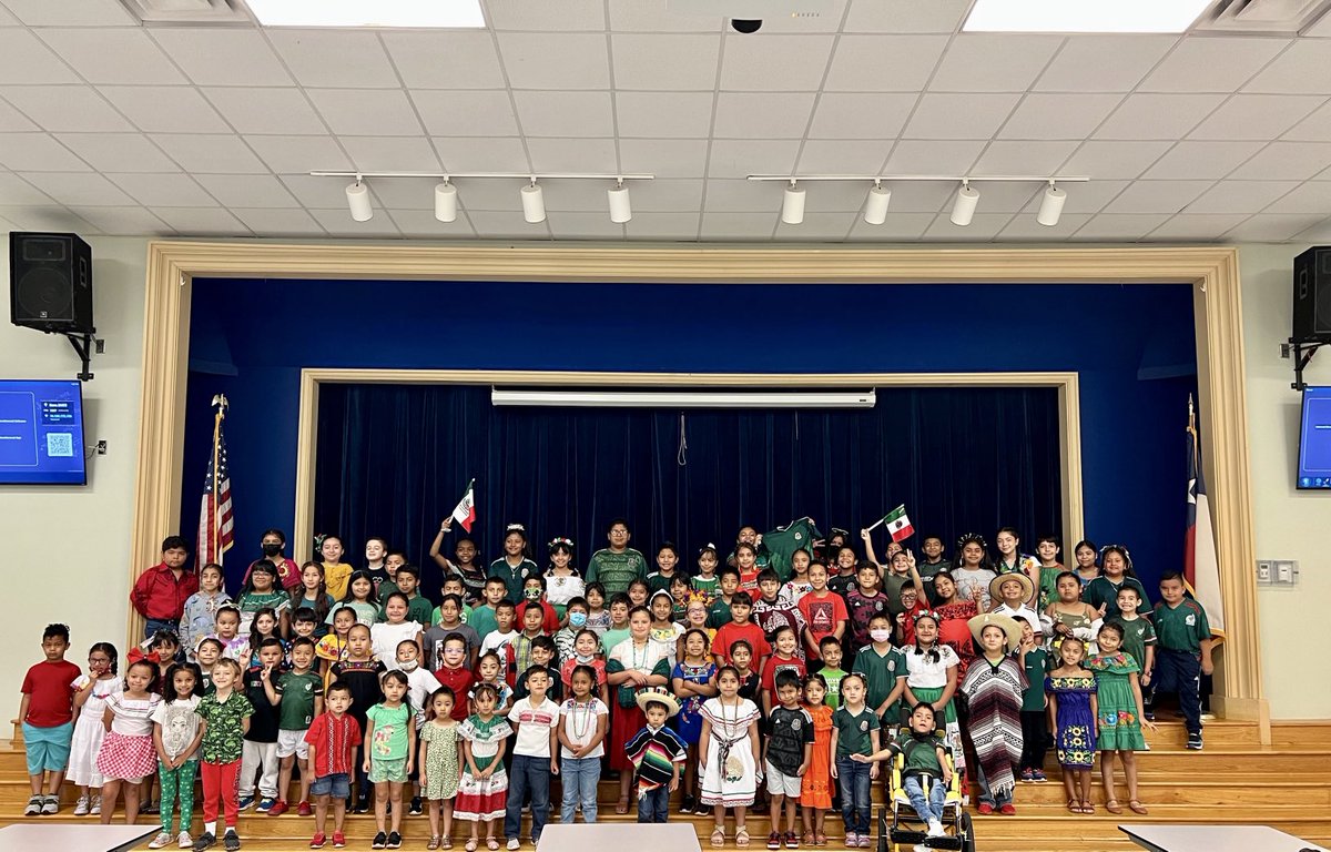 Ms_MMartinez's tweet photo. Wrapping up the week with our celebration of 16 de septiembre 🇲🇽and our first ⁦Academy 4 🌟event of the year ⁦⁦@ElementaryMcbee⁩ ⁦@academy_4⁩ @AustinISD⁩ ⁦@AISDMultilingue⁩ ⁦@AISDSuptMays⁩ #AISDjoy https://t.co/1yrH6jjuSE