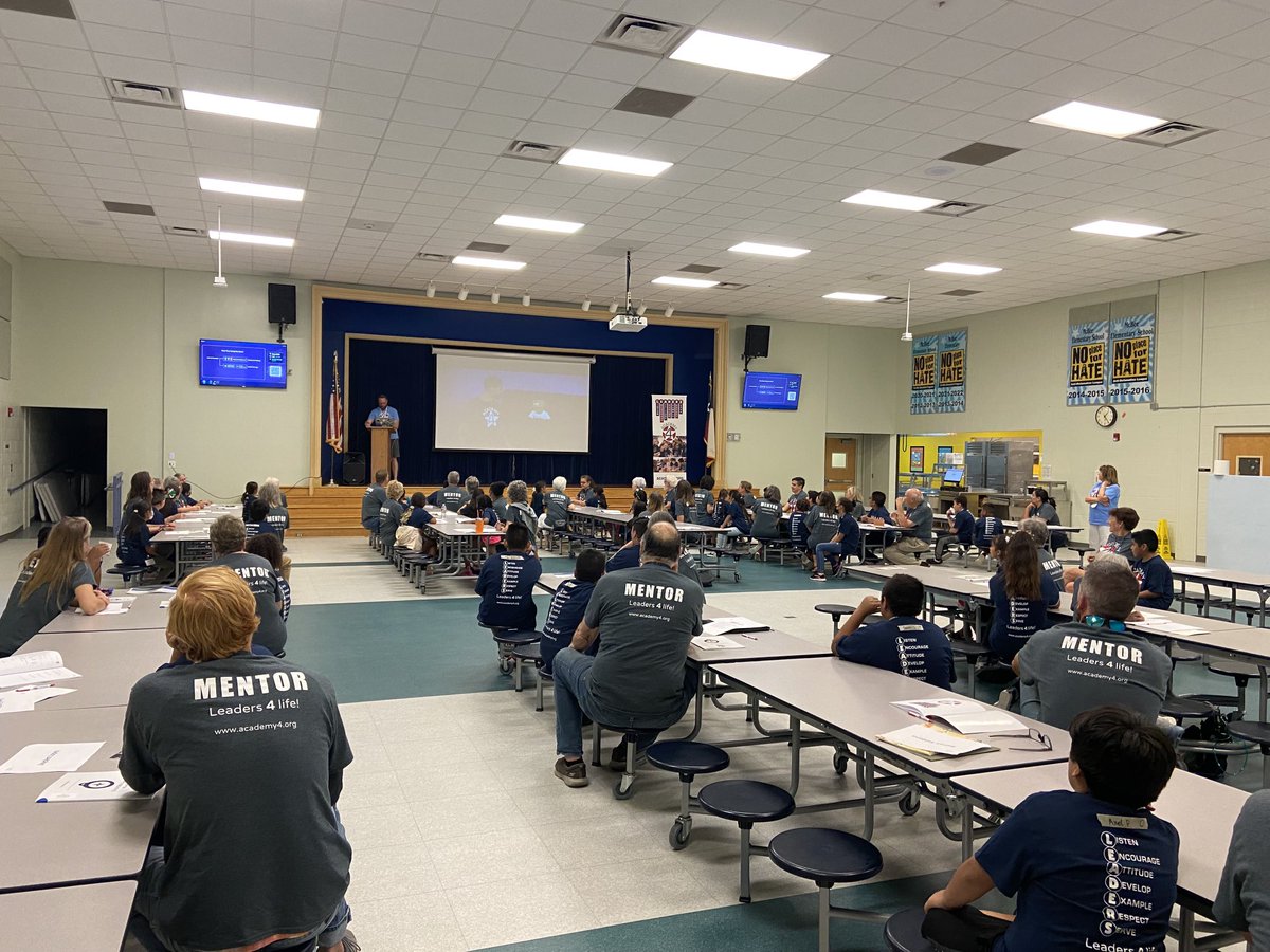 Ms_MMartinez's tweet photo. Wrapping up the week with our celebration of 16 de septiembre 🇲🇽and our first ⁦Academy 4 🌟event of the year ⁦⁦@ElementaryMcbee⁩ ⁦@academy_4⁩ @AustinISD⁩ ⁦@AISDMultilingue⁩ ⁦@AISDSuptMays⁩ #AISDjoy https://t.co/1yrH6jjuSE