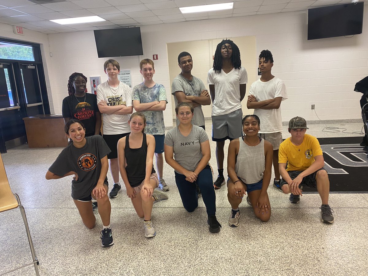 xc_gchs's tweet photo. Meets are often won or lost at practice. These kiddos have been putting in the work! #proudcoaches https://t.co/uEPSCQIz5v
