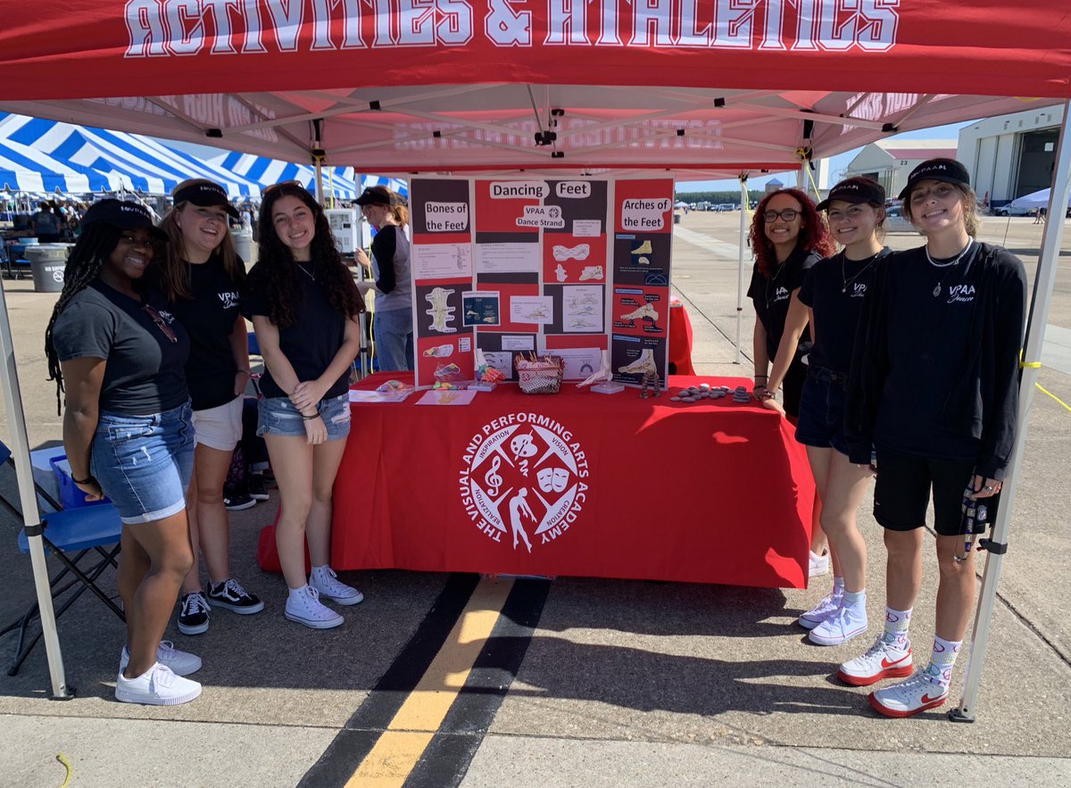 katievflint's tweet photo. VPAA goes to the Air Show! Our senior dancers created STEM activities that focused on “dancing feet”. We taught 5th graders about the bones of the feet, along with the structures and importance of the arches of the feet.❤️🖤✈️ @VPAASalem @LeeaneTurnbull @SalemHSVB @vbschools https://t.co/DFKLcwqoch