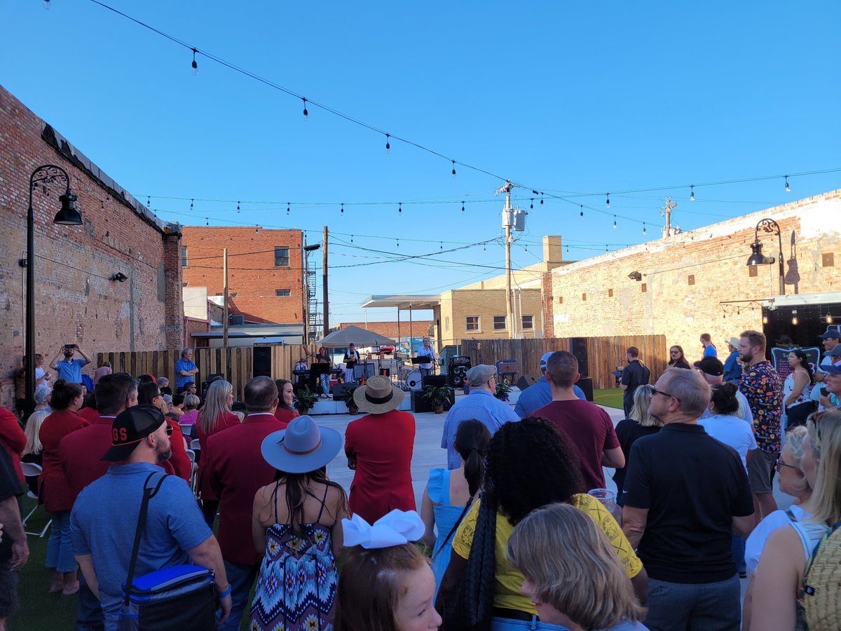 walkereditor's tweet photo. Hanging out on the #baconstrip @WrightBacon bacon city usa. Ready for @randyrogersband to sizzle in a bit. https://t.co/3LCrmFnIp9