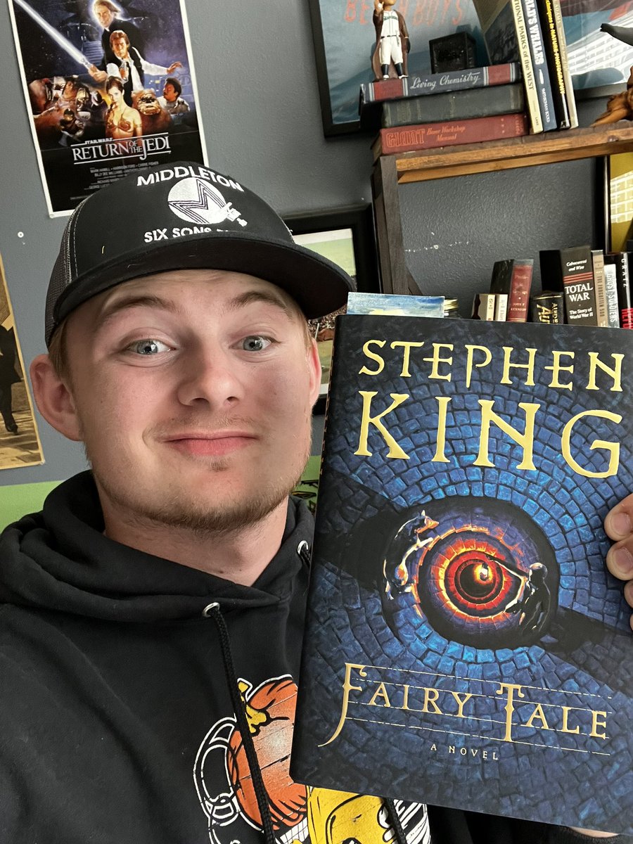 Littletheartist's tweet photo. @StephenKing @sarajc23 https://t.co/0dBniE7gS7