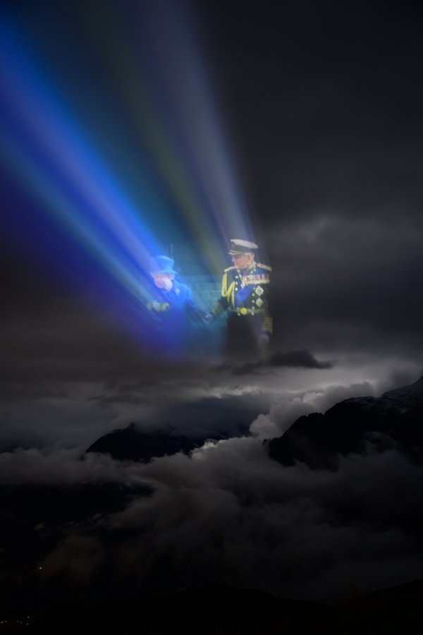 Fc0DxFCWAAIfV7Z?format=jpg&name=900x900