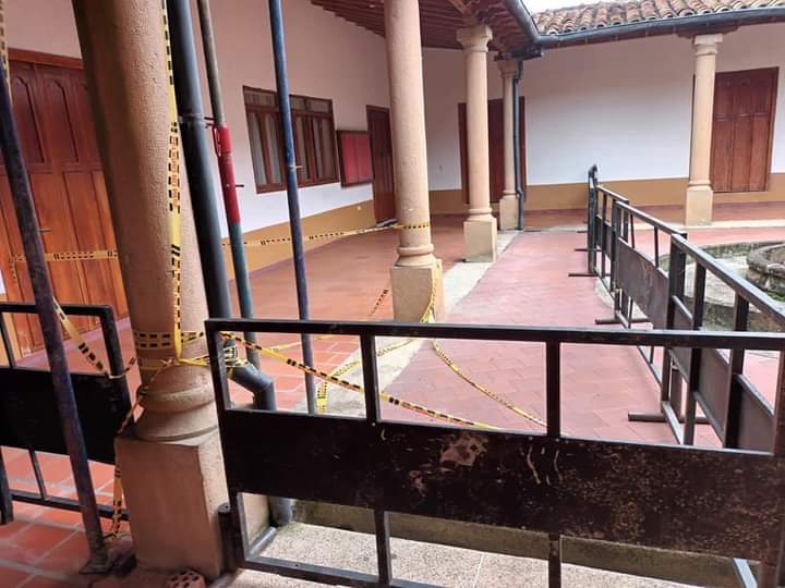 pabond07's tweet photo. Así se prepara el "Honorable" concejo Municipal  de ocaña y el "ilustre" alcalde  para feriar la E.S.P. .. @DefensoriaCol  que hacemos los Ocañeros ante esta situación?? El alcalde sacó las garras de frente y los concejales... ni se diga..#alcadiadeOcaña #nosEstanRobando https://t.co/oTImsQ4sHw