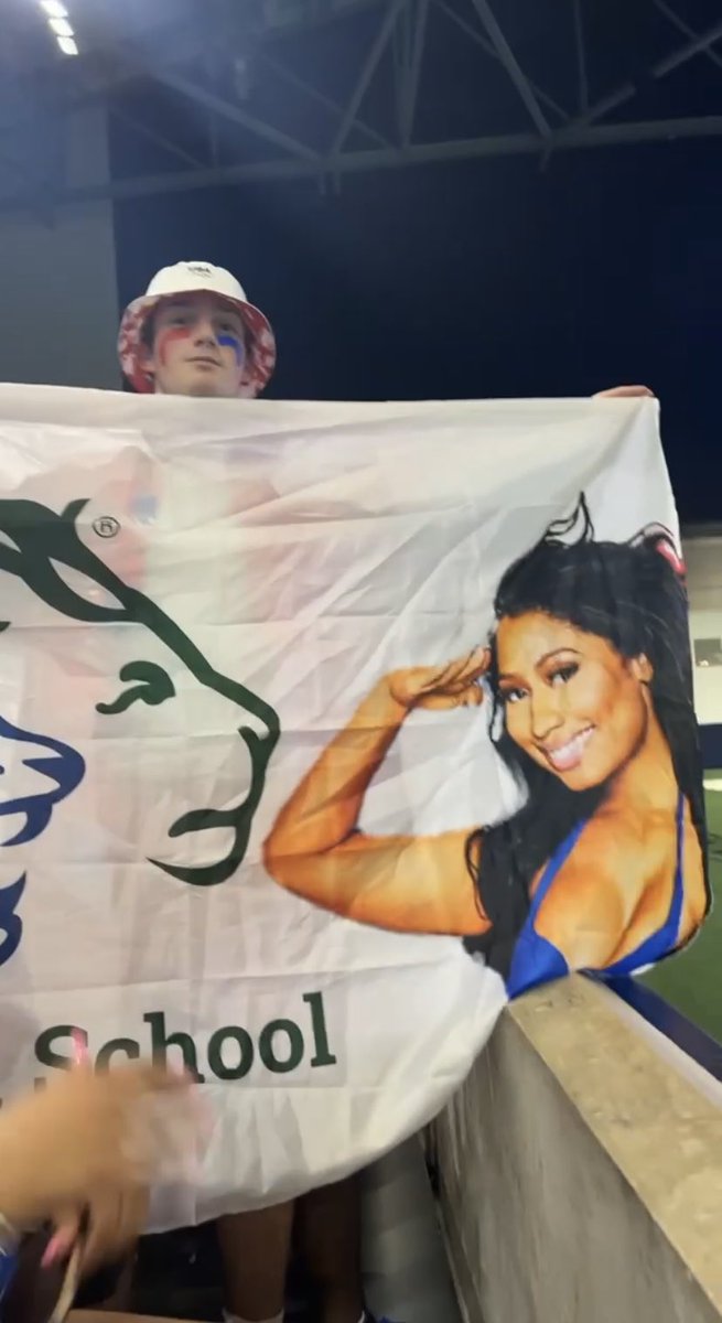 nicki says to pull up to the game😁🇺🇸