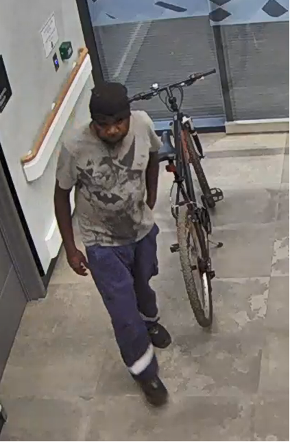 NewmanPolice's tweet photo. Newman Police are seeking assistance to identify the person in the below images. This person may be able to assist with an investigation. Please call Newman Police on 9175 400 and quote IR 010922 1835 16604 if you can assist. #fb https://t.co/mspKxD8PKV