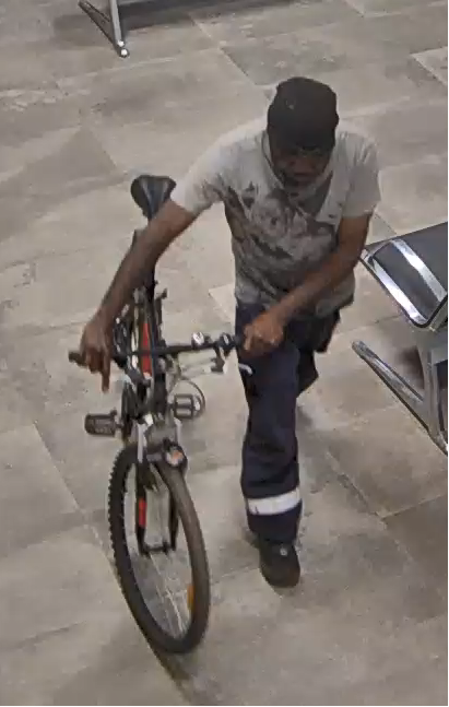 NewmanPolice's tweet photo. Newman Police are seeking assistance to identify the person in the below images. This person may be able to assist with an investigation. Please call Newman Police on 9175 400 and quote IR 010922 1835 16604 if you can assist. #fb https://t.co/mspKxD8PKV