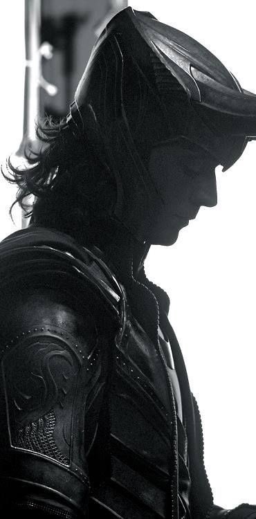 “𝐼 𝓇𝑒𝓂𝑒𝓂𝒷𝑒𝓇 𝒶 𝓈𝒽𝒶𝒹𝑜𝓌”