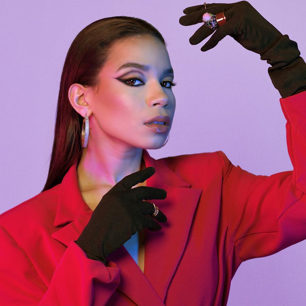 #mirame disponible YA en todas las plataformas digitales!🔥📢
Makeup: @oscarbeauty_  
Stalist: @ByCharlynwalter 
Producción fotográfica: @jennyleveronphoto 
En IG.
.
.
#mirame #AngieLievers #TatuadosEnMiCorazónPorSiempre💙💋 #angielievers사랑해요💙🤞💜 #tatuados #newmusic #fyp