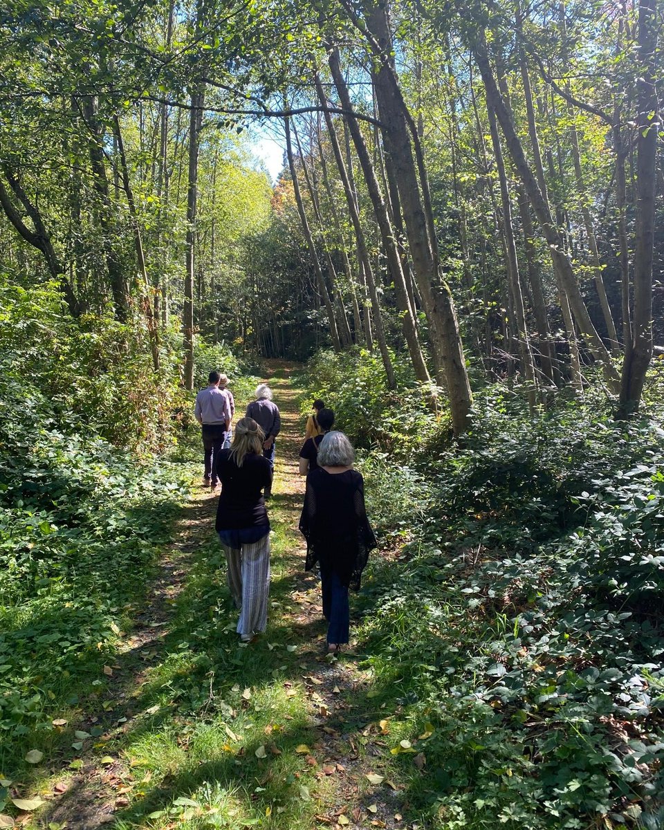 ubcLFS's tweet photo. Last week, we had the opportunity to welcome Dr. @DavidSuzuki to the @ubcfarm and share our research and experiential learning activities. Suzuki, a long time advocate for sustainable agriculture, offered his words of support for the "Save the Farm Campaign" in 2008. https://t.co/CDGCWhGkIC