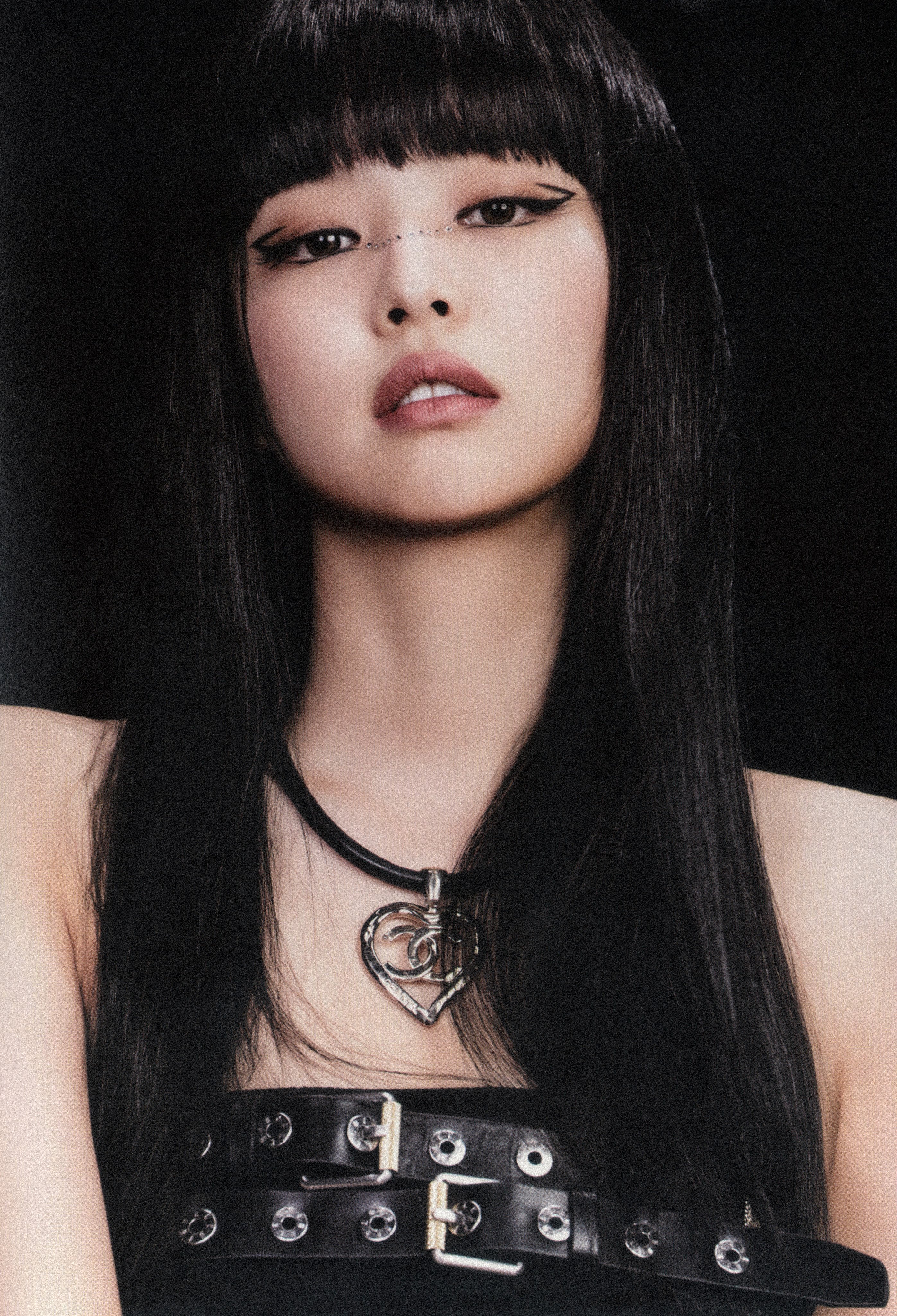 b. (@binibinijennie) / X