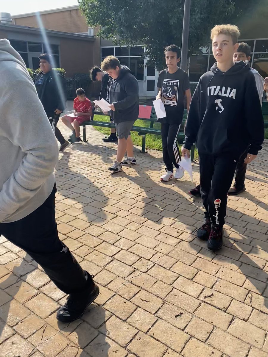 MsSegura109's tweet photo. We spent the day brainstorming topics in our beautiful courtyard today. We used the game “Four Corners”as our inspiration for our activity. Kiddos worked on speaking and listening skills! @MrsMaali21 and her students joined our class! @WilkinsJH1 @SIOPModel @ISD109 https://t.co/wEnG7JWuXL