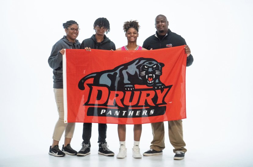 After an amazing visit,I am very excited to have received my first offer from @DULadyPanthers!Thank you @AmyEagan and @CoachJ_Mellott for believing in me! Had an great time!❤️🖤