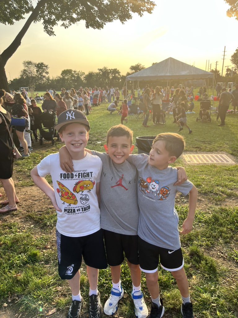 BridgetSteg's tweet photo. Thanks to FPBS PTA for organizing an awesome Back to School Bash! #fpbsdshines @FPBSchools https://t.co/W3r0qcEOjZ