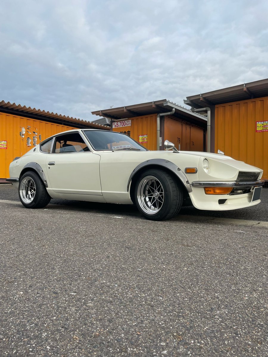 16__yusuke's tweet photo. 台風来る前にちょっとだけ。
#日産 #nissan #ニッサン #s30z #46年式 #前期 #fairladyz #フェアレディz #datsunz #l28改 #solex #ソレックス https://t.co/O5oj2ML0Ic