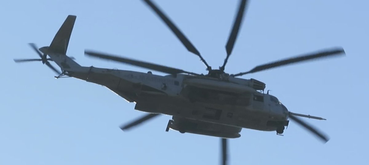 USMC Sikorsky CH-53 inbound Moffett Field on 9/16/22. @WatcherCtp with the heads up.