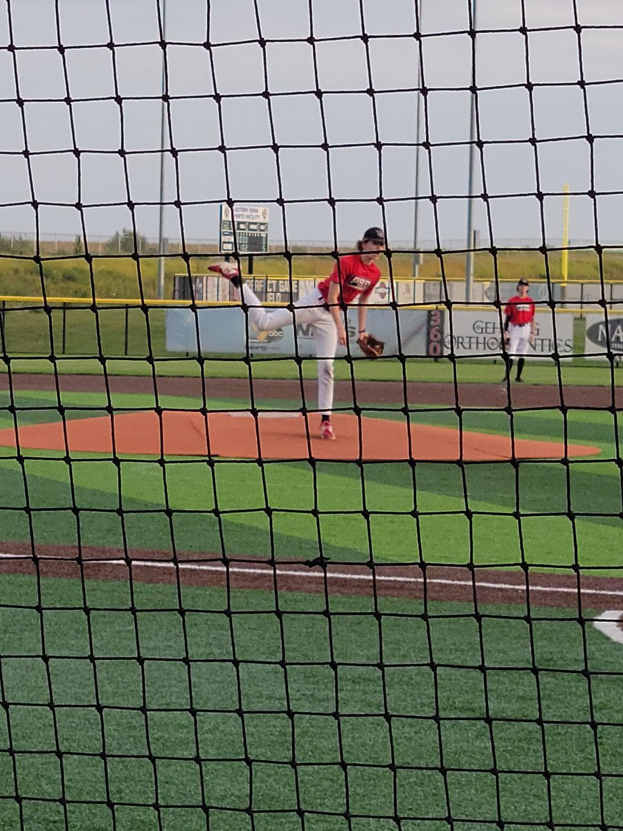 jim44siev's tweet image. Michael Sievers 2025 toes the rubber for the 18u Pirates. @CBCBaseball2 @cbchsbaseball