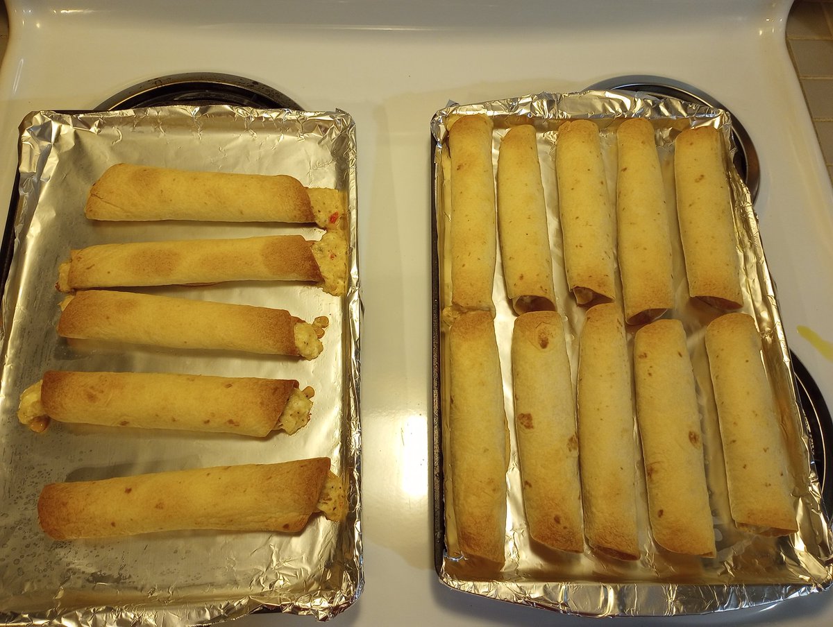 JustinTDewitt1's tweet photo. Chicken Flautas! #cookityourself #bearwhocooks #cookingwithbears #foodporn https://t.co/FbFsIQjtjQ