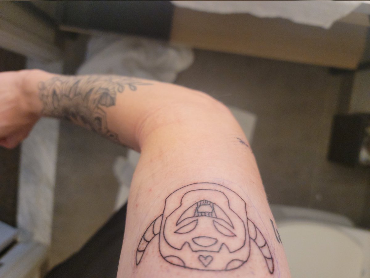 Samamia7's tweet photo. Got my @Eptic tattoo done today, just a lil guy. https://t.co/qKXUUekQQH